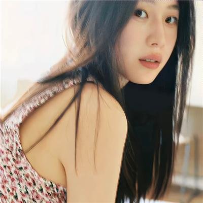 屋中美人